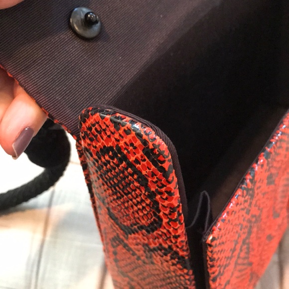 Embossed python calfskin handbag - Picture 6 of 9